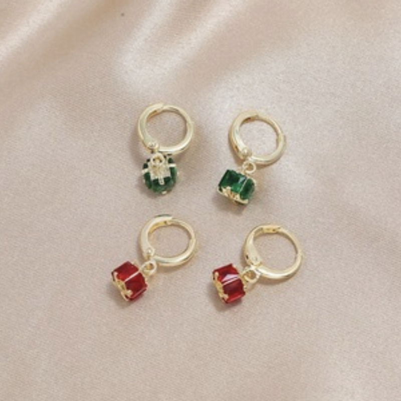 Aritos de Acero y Cristal